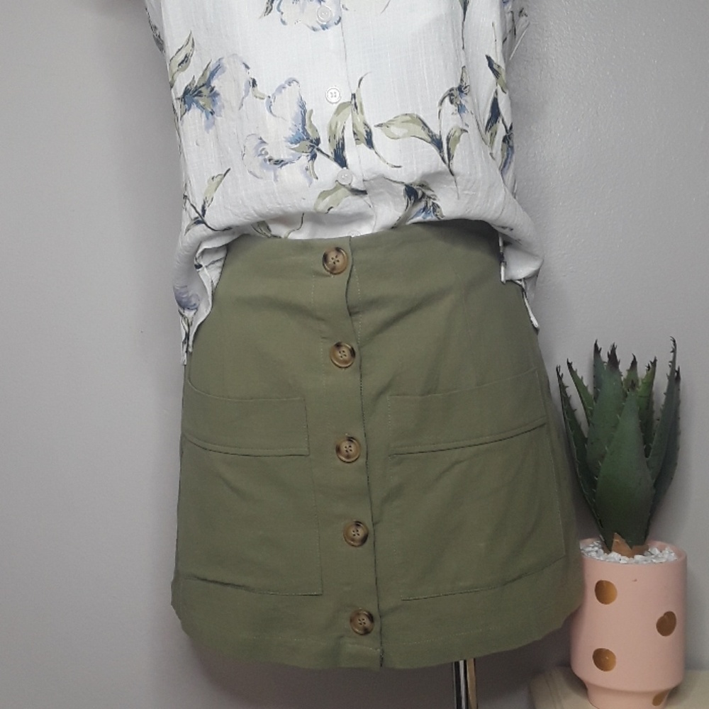 🌟Olive green skort.
